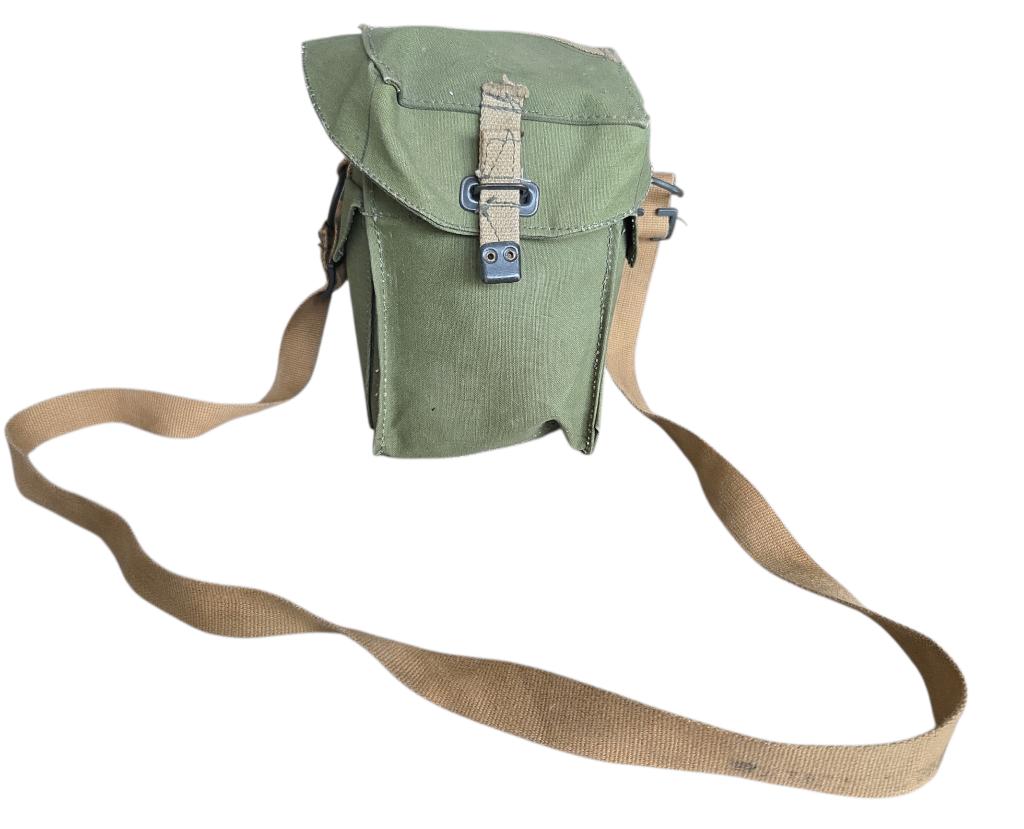britse ww2 gasmasker in gebruikte staat, Verzamelen, Militaria | Tweede Wereldoorlog, Ophalen of Verzenden
