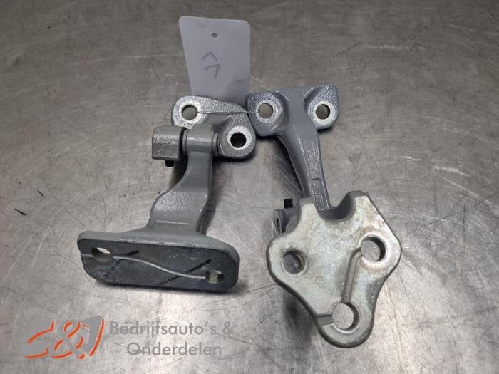 Scharnier deur links-voor van een Ford Transit Custom, Gebruikt, -, -, Ophalen of Verzenden