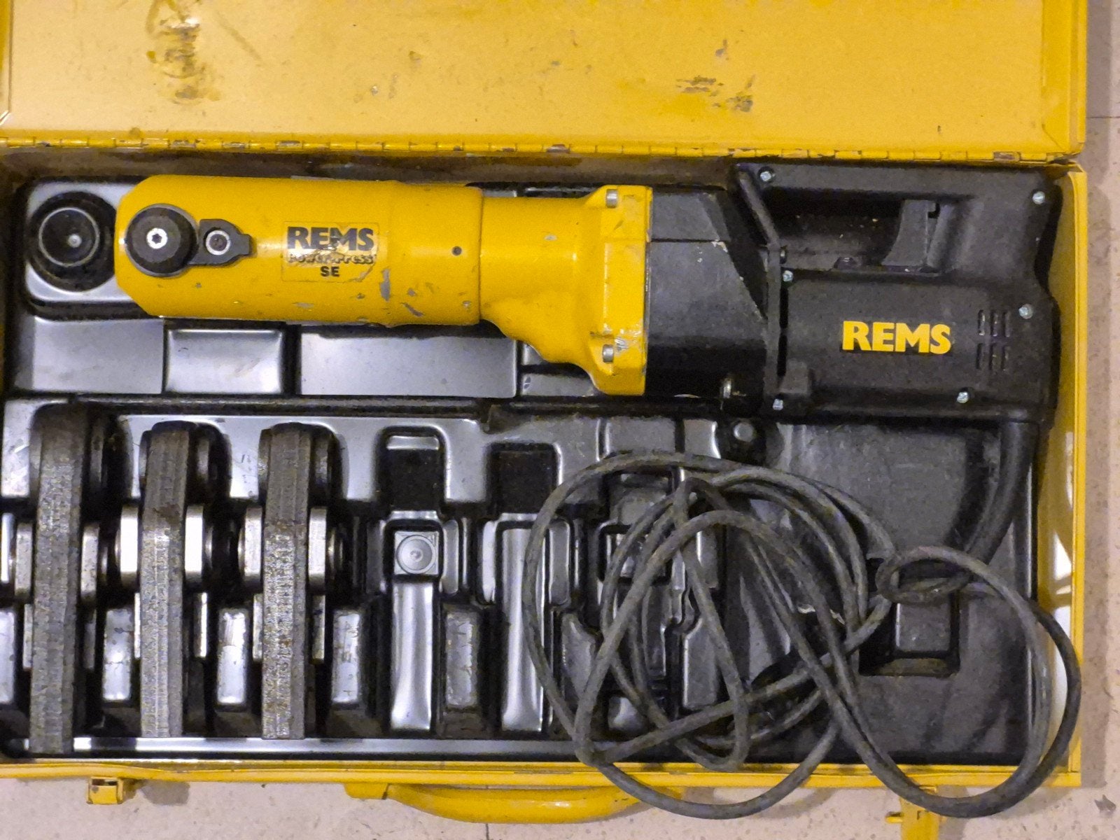 Sertisseuse Rems, Bricolage & Construction, Enlèvement