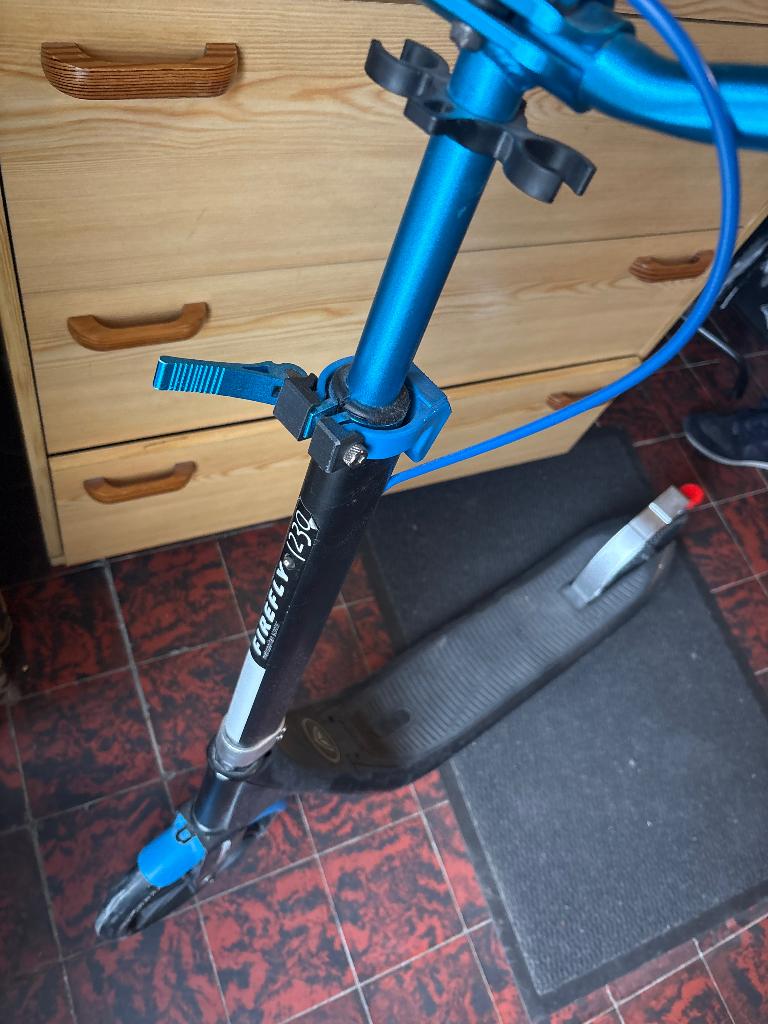 Trottinette Firefly, Vélos & Vélomoteurs, Trottinettes, Enlèvement, Comme neuf, Autres types, C'est pas une Décathlon 😉