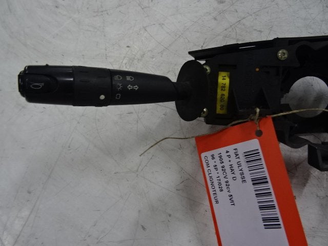 COMMUTATEUR CLIGNOTANT Fiat Ulysse (220) (1478262080), Mevr. I. Hauben, Utilisé, Fiat, Rue de l'Espoir 34 34
4030  GRIVEGNÉE, BE