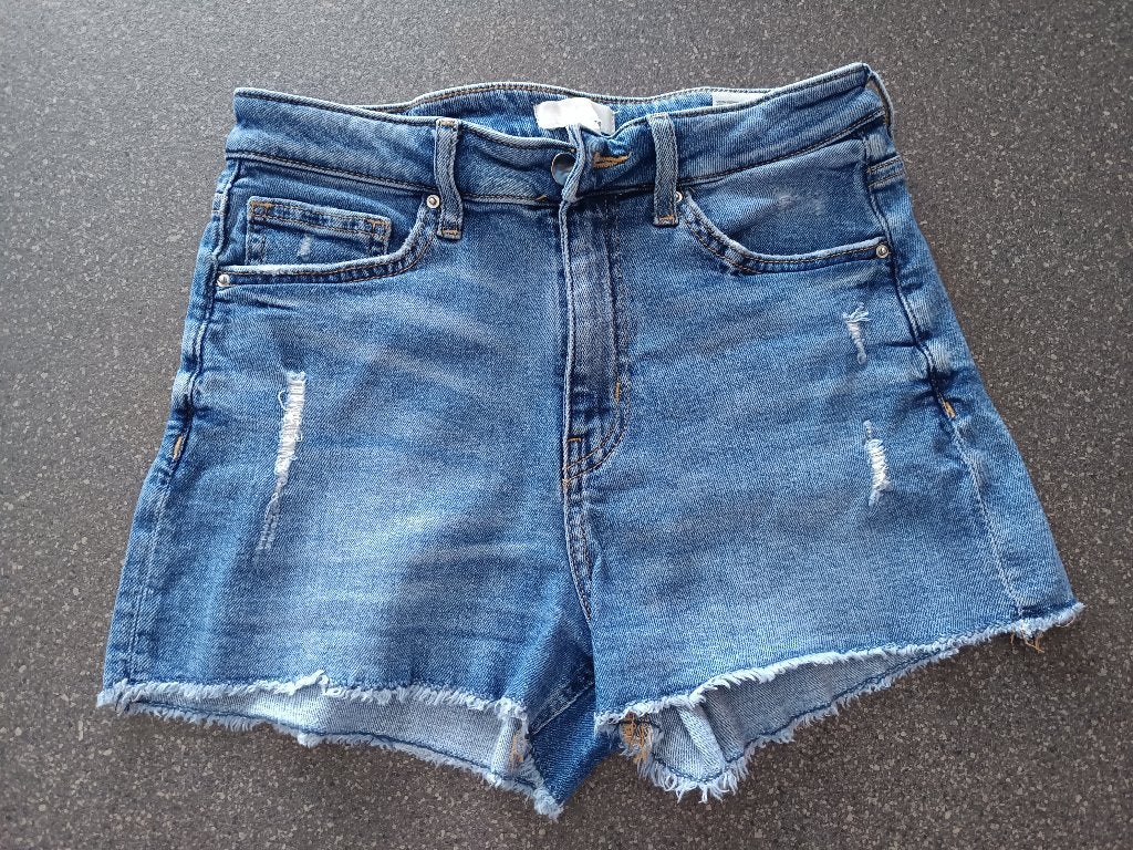 Korte jeans short maat 36, Ophalen of Verzenden, Zo goed als nieuw, Blauw, W28 - W29 (confectie 36)