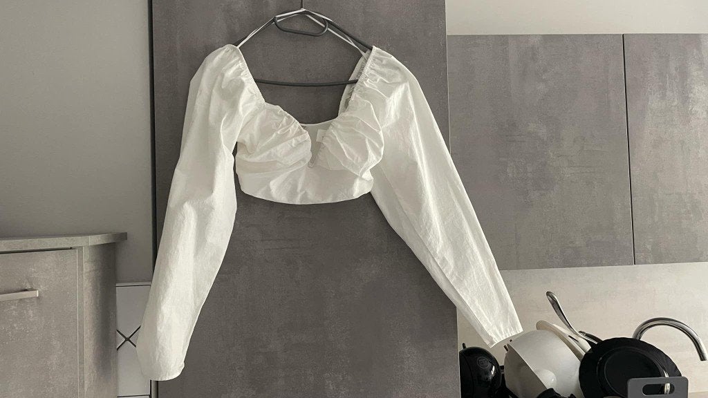 TOP neuf ZARA blanc manches longues court S, Neuf, Enlèvement ou Envoi, Manches longues, Blanc