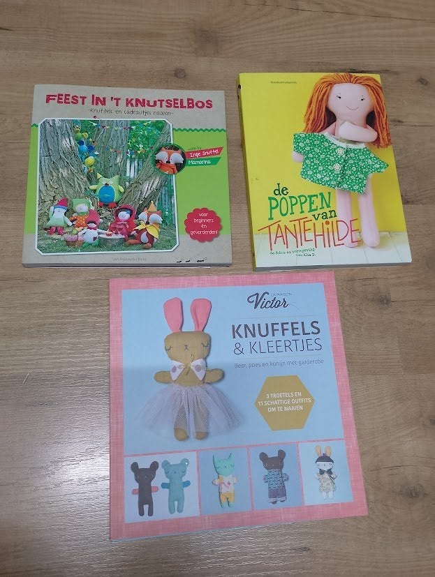 boeken om zelf knuffels en poppen enz te maken, Ophalen of Verzenden, Zo goed als nieuw