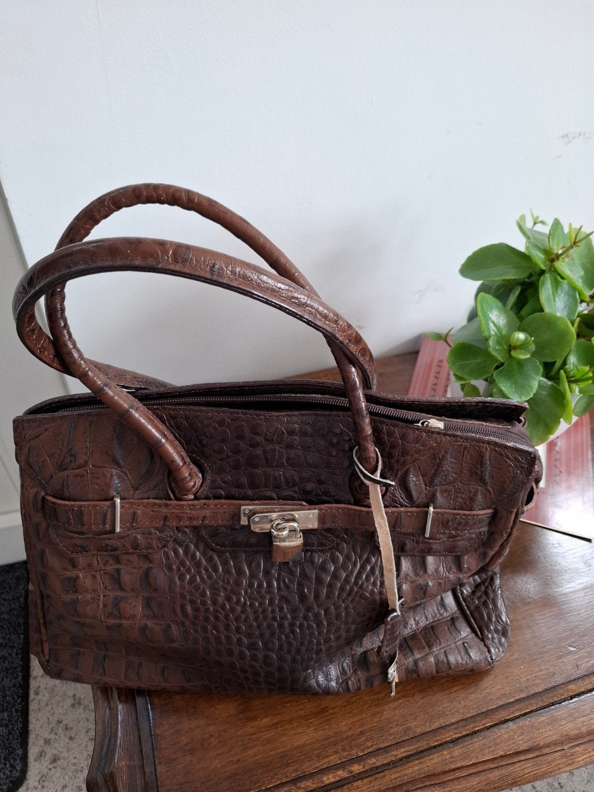 Handtas van echt leer., Handtassen en Accessoires, Tassen | Damestassen, Ophalen, Handtas