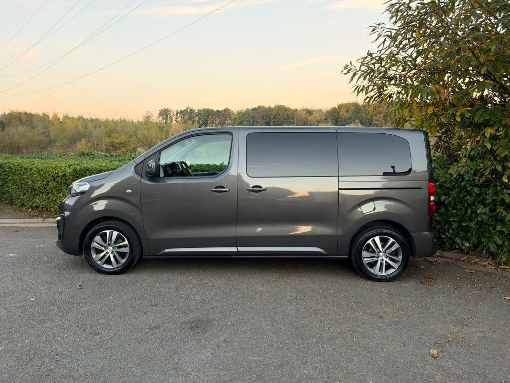 Peugeot Expert Traveller 2.0 BlueHDi €6D — volledig optionee, Auto's, Monovolume, 4 cilinders, Lederen bekleding, Leder