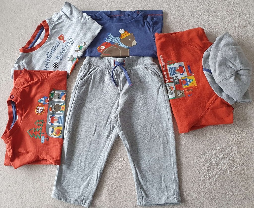 Ensemble 3 tshirts+sweat à capuche+pantalon - T80 - BabyClub, Kinderen en Baby's, Ophalen, Zo goed als nieuw, Setje, Baby Club