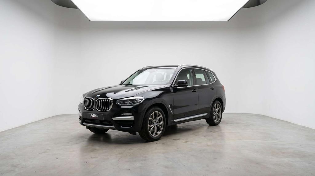 BMW X3 *dA sDrive18* AUTO* XENON* NAVI* RADAR AV/AR*, Auto's, 4 cilinders, Bi-Xenon koplampen, Zwart, Bedrijf