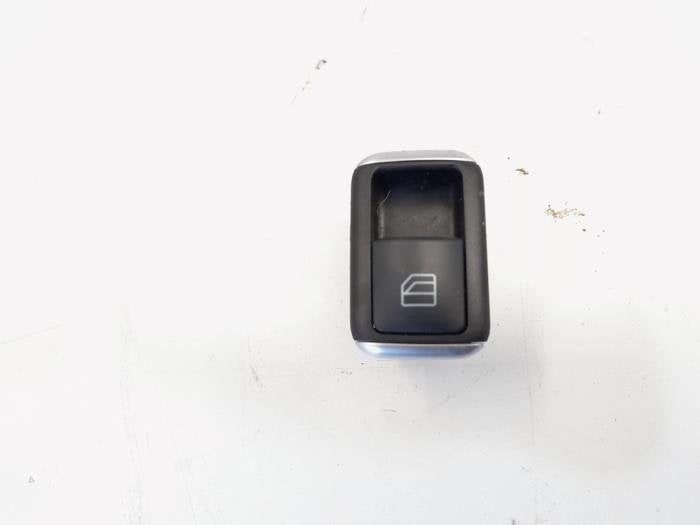 Elektrisch Raam Schakelaar van een Mercedes CLA, Gebruikt, -, Ophalen of Verzenden, -