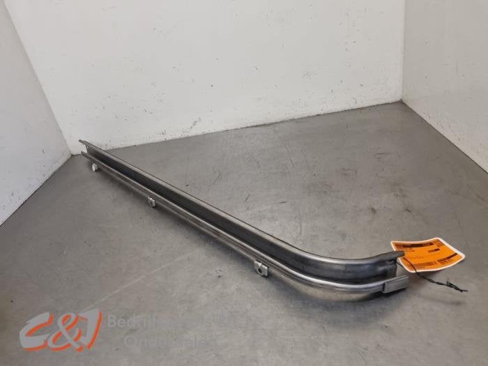 Rail porte coulissante gauche d'un Mercedes Vito, 3 mois de garantie, Utilisé, -, -