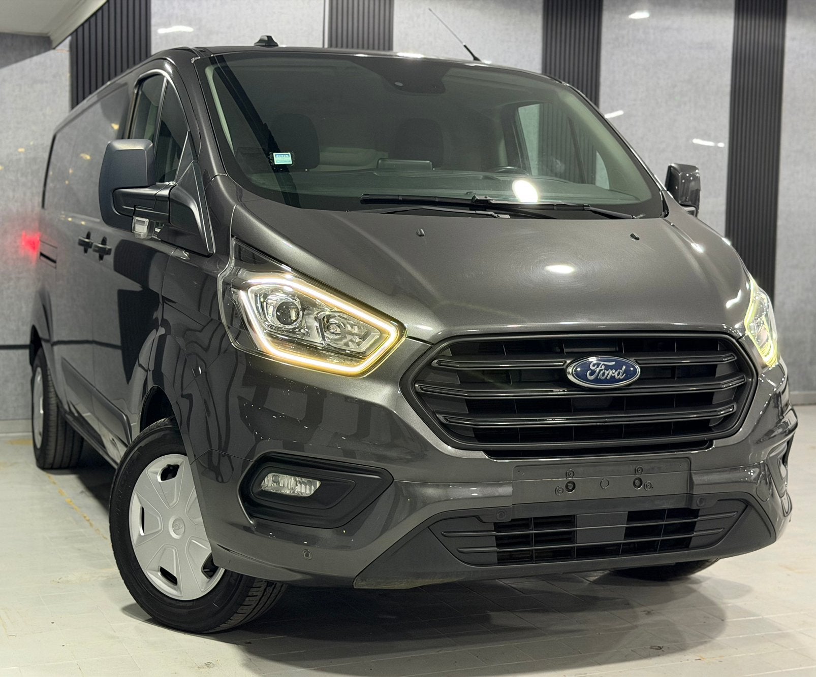 FORD TRANSIT CUSTOM 3 ZIT LANG CHASSIS 2.0 TDCI EURO 6b, Automaat, Bluetooth, Euro 6, Leder