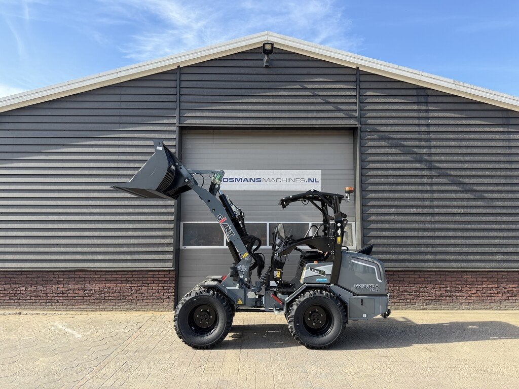Giant G2700 X-TRA HD + minishovel NIEUW zeer compleet! €84, Tobroco, Info@tobroco.nl, Sprendlingenstraat 57
5061 KM  Oisterwijk
