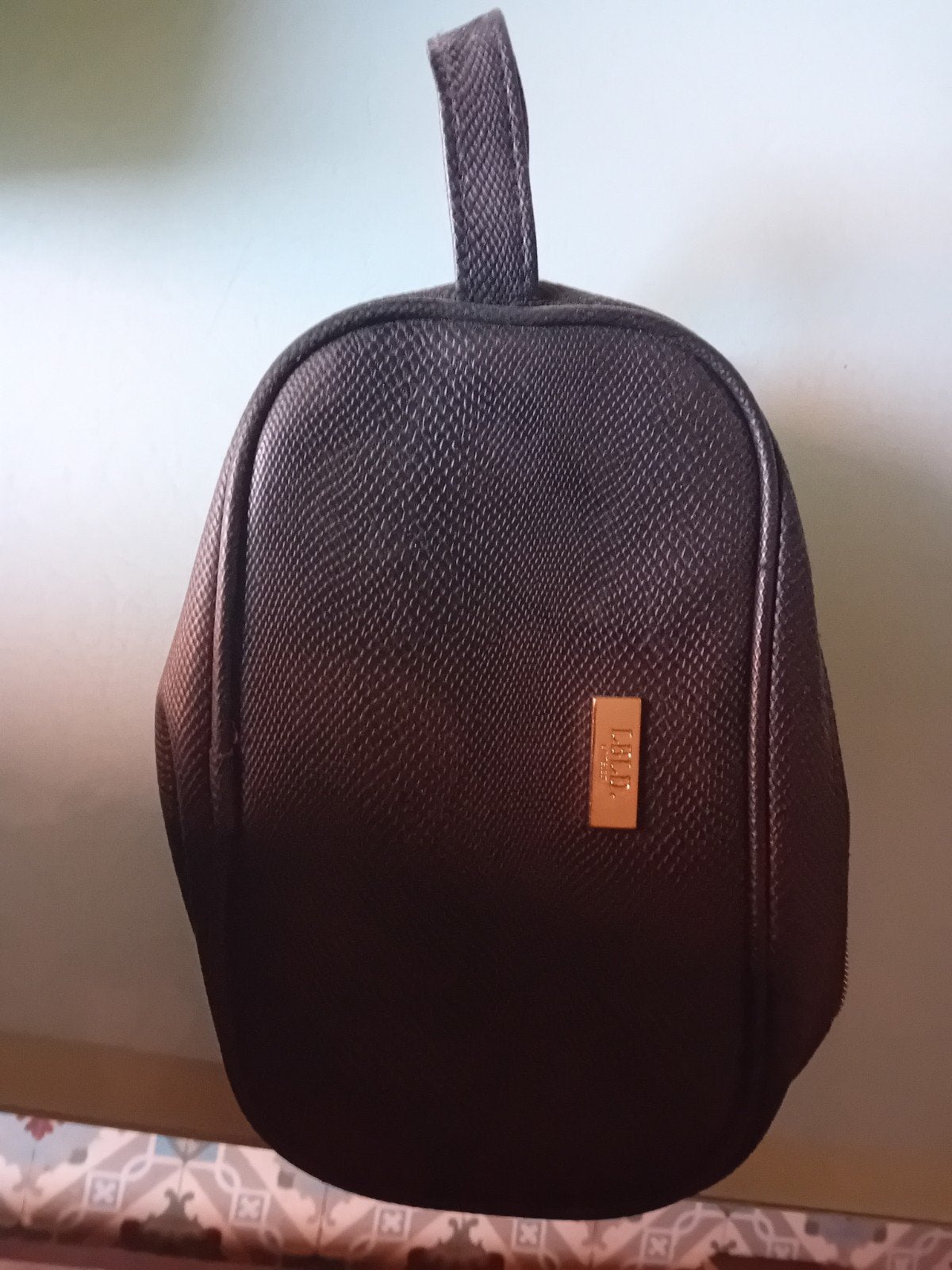 Petit Sacs à main, Enlèvement