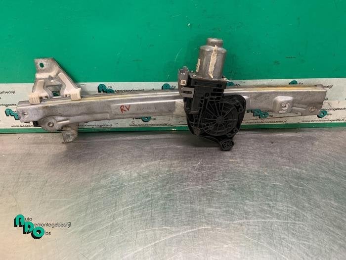Mécanique vitre 4portes avant droite d'un Citroen C4 (C4 10, -, 3 mois de garantie, Utilisé, -
