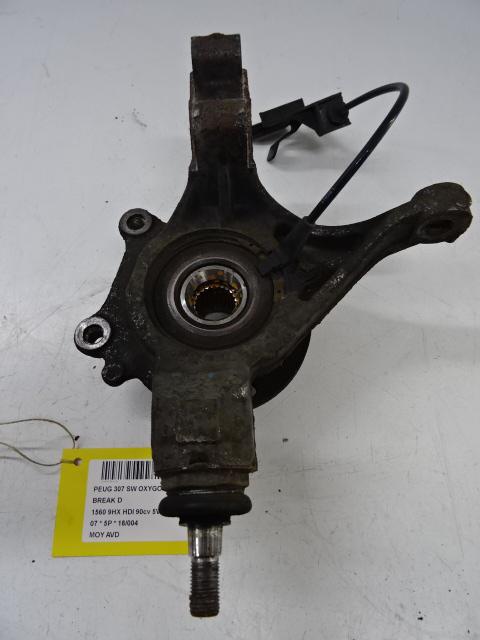 MOYEU DE ROUE AVANT DROIT Peugeot 307 SW (3H), Utilisé, Peugeot