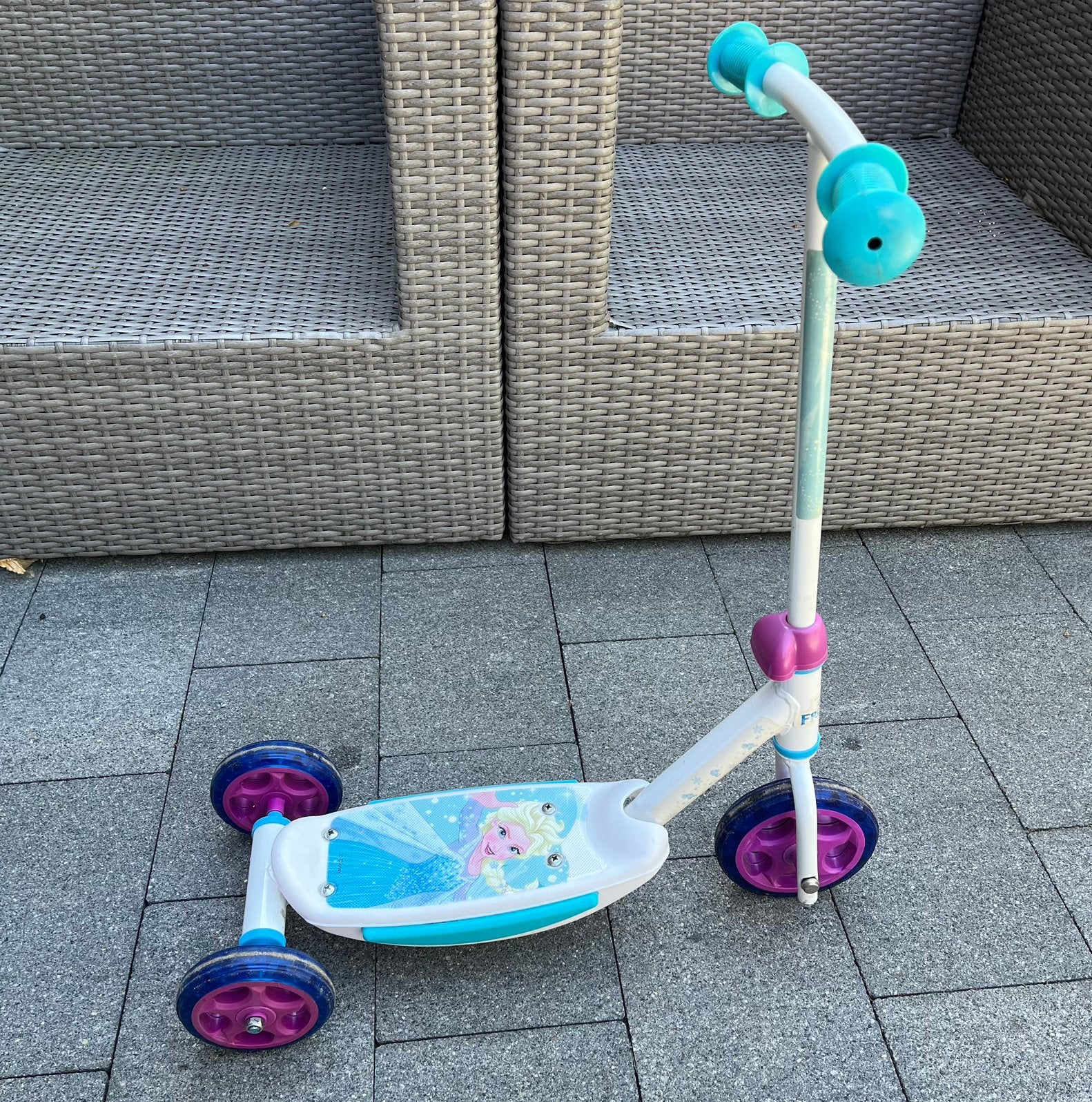 Step met 3 wielen, Frozen, Kinderen en Baby's, Ophalen, Zo goed als nieuw
