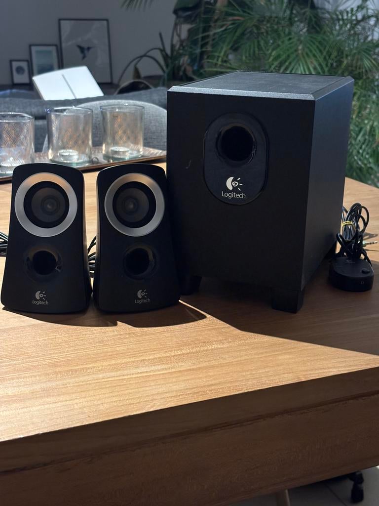 Logitech z313 2 luidsprekers + subwoofer, Enlèvement, Comme neuf