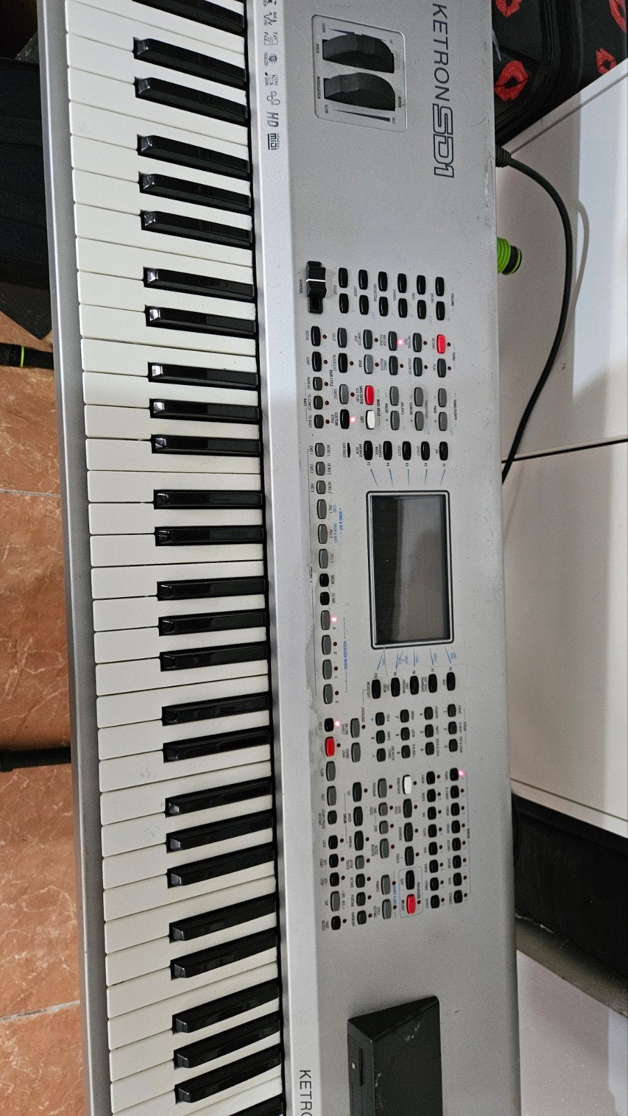 Perceel twee Ketron SD1, Muziek en Instrumenten, Ophalen