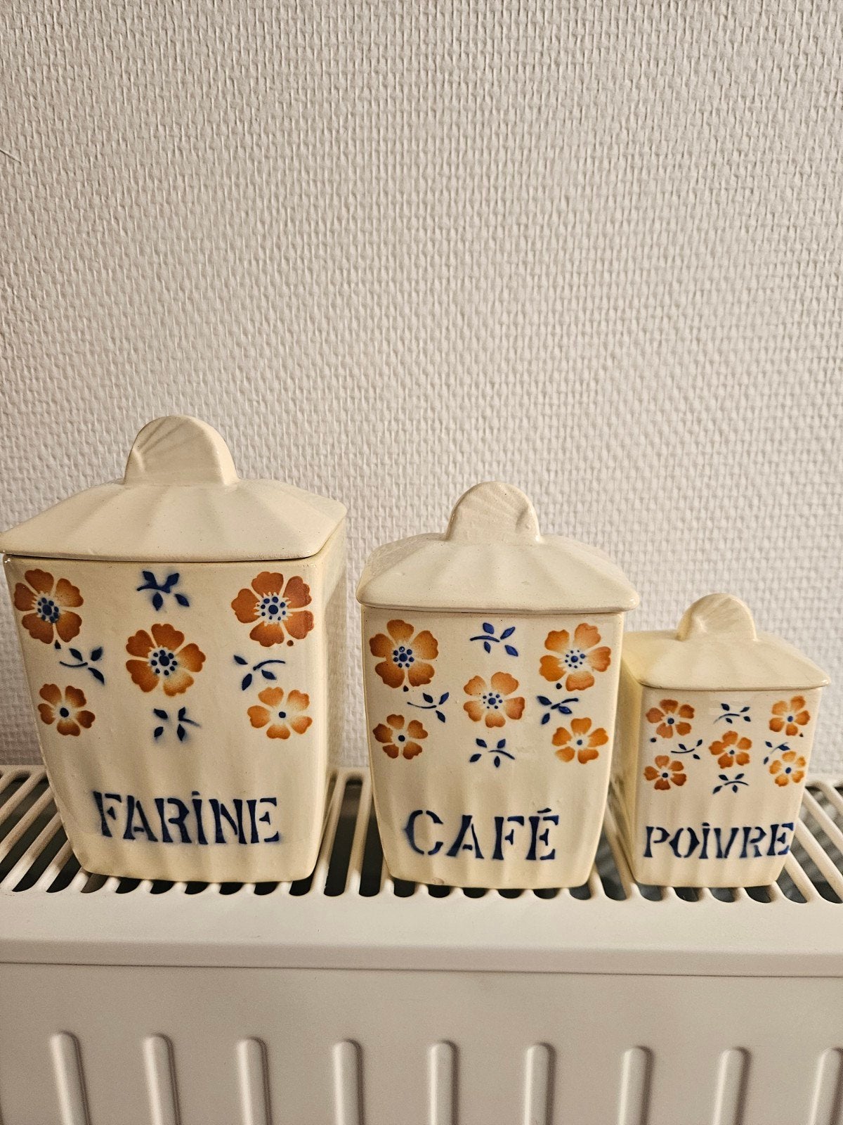 Lot 3 pots vintage faïence Farine Café Poivre - floral, Enlèvement ou Envoi