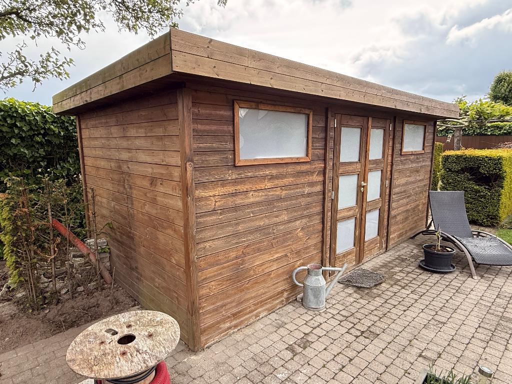 Degelijk houten tuinhuis (4m x 2,5m) – demonteren door koper, Tuin en Terras, Tuinhuizen, Ophalen, Gebruikt, Tuinhuis, 2 ramen