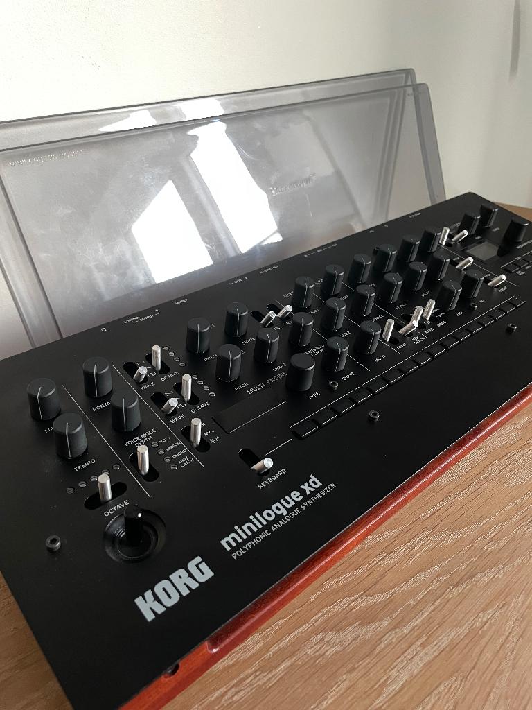 Korg Miniloge XD desktop module *MOET WEG*, Musique & Instruments, Korg, Enlèvement ou Envoi, Autres nombres, Avec valise ou flightcase