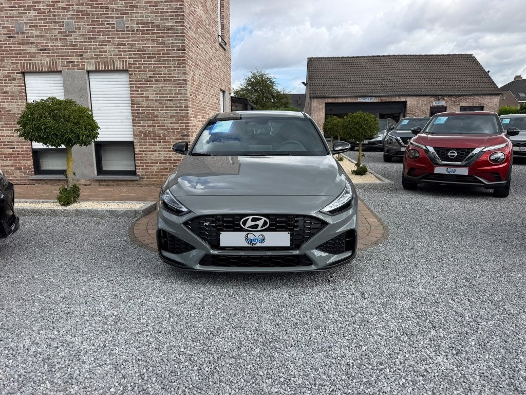 Hyundai i30 HB 1.6 T-GDi N-Line DCT 150PK 5J/GAR NIEUW 0KM, Autos, Argent ou Gris, Achat, Entreprise, Noir
