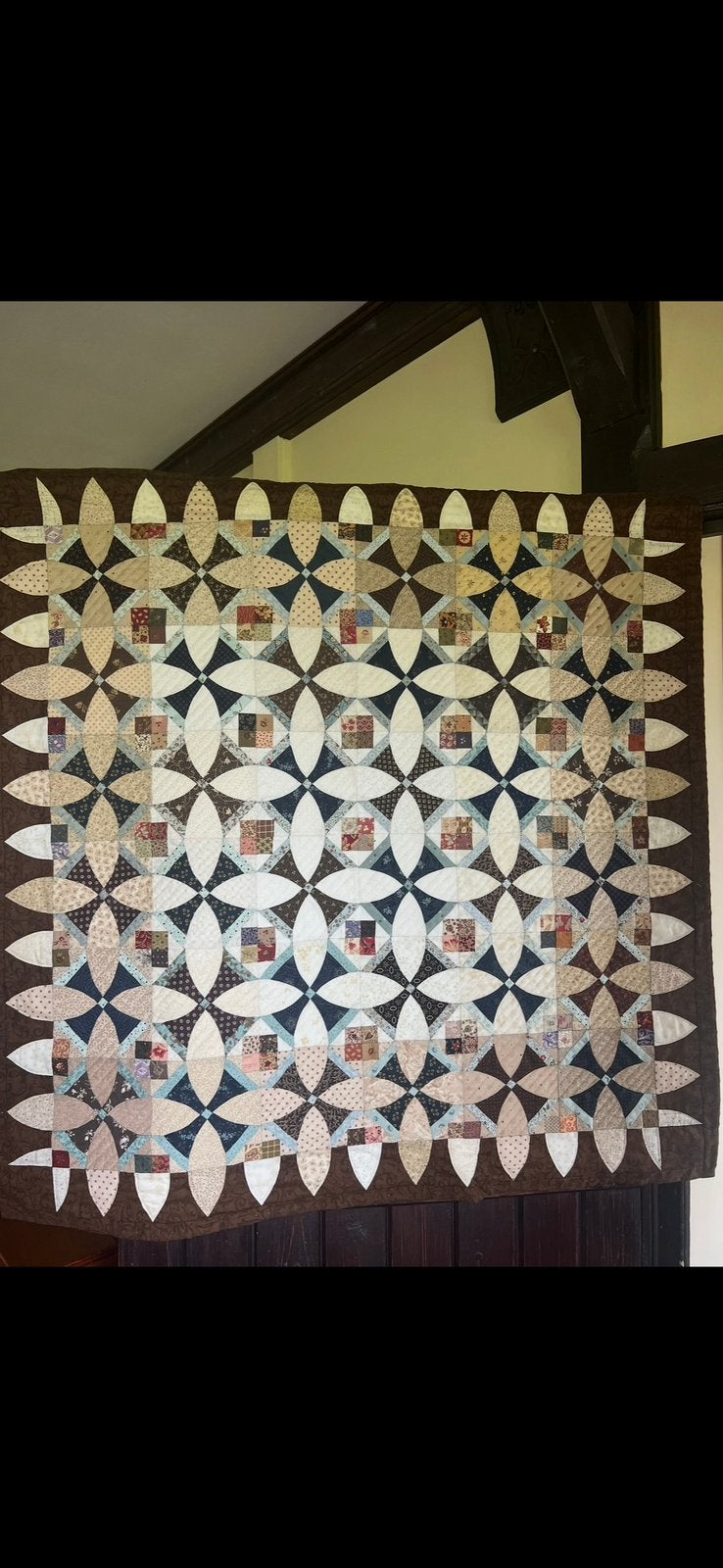 Quilt, handgemaakt. 1 m2 beige/bruin met gedekte kleuren., Hobby en Vrije tijd, Verzenden, Beige, Nieuw, 30 tot 120 cm