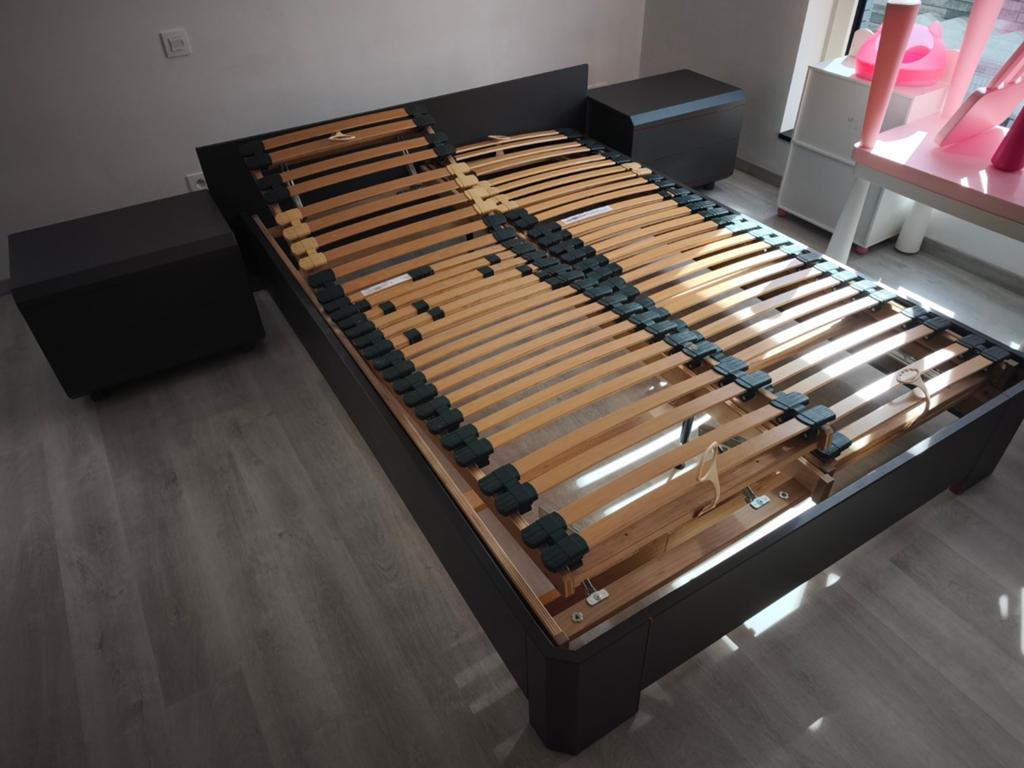 Bed met 2 nachtkastjes + lattenbodems, Ophalen, Gebruikt, Tweepersoons