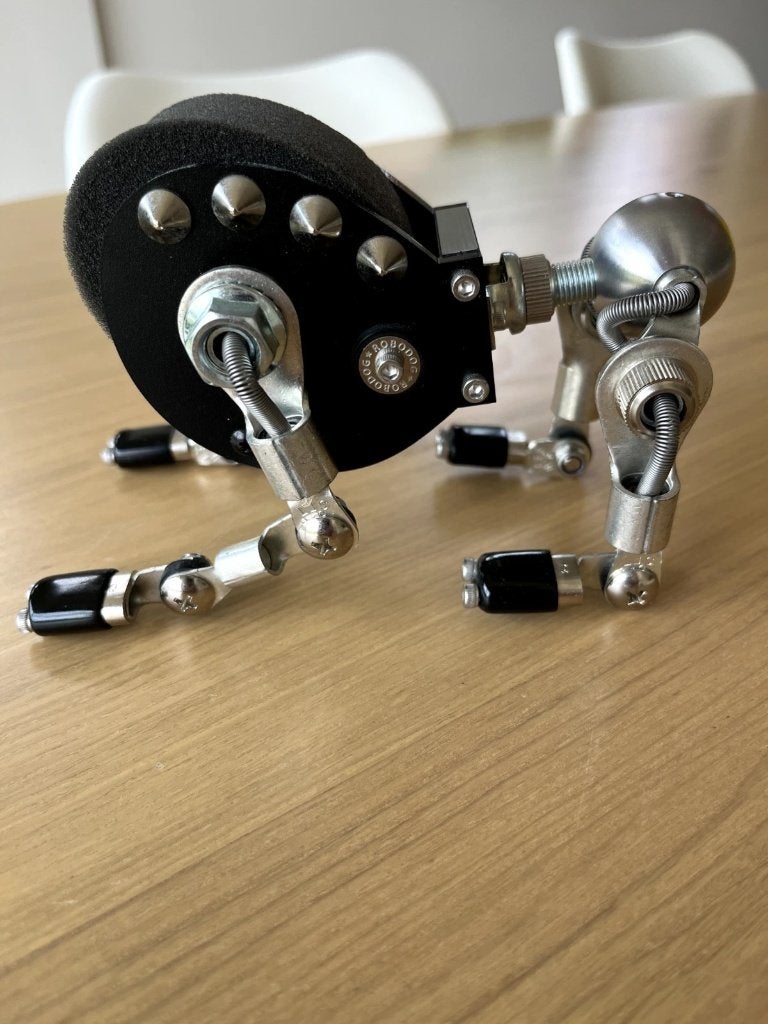 MB&F Robodog M.A.D. Gallery Watch Stand – Mint Condition, Objet, Noir, Fait main, 10 cm