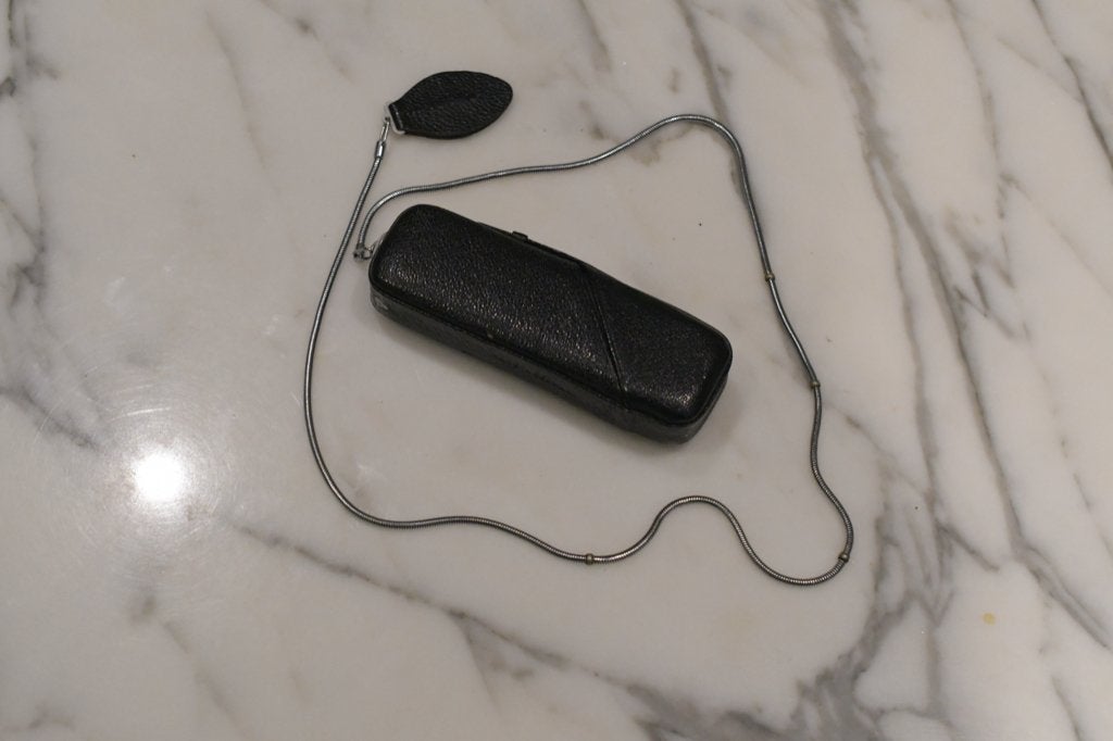 Étui Minox B avec chaîne, Enlèvement ou Envoi, 1980 à nos jours, Autres types