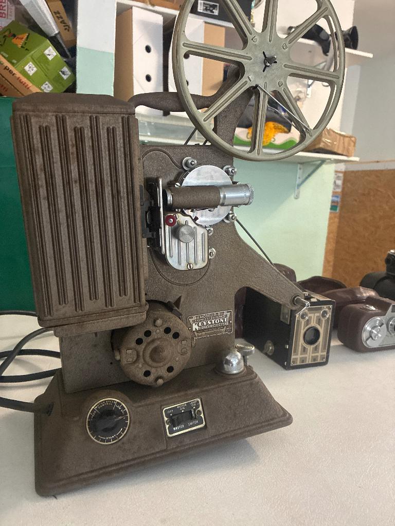 keystone 8mm projector model R-8 500w NO. K- 6923, Ophalen, Voor 1940, Projector