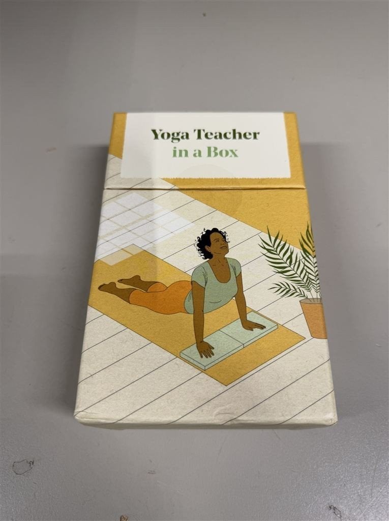 Yoga Teacher in a Box by Harriet Lee-Merrion Cards, Enlèvement ou Envoi, Neuf