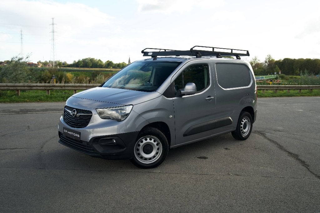 OPEL COMBO | BENZINE | AUTOMAAT | CARPLAY | BTW-WAGEN, Auto's, Dealer onderhouden, Stof, 1199 cc, https://public.car-pass.be/vhr/e0d1a5b1-ca9a-4012-ab8c-af8ca7685846?lang=nl