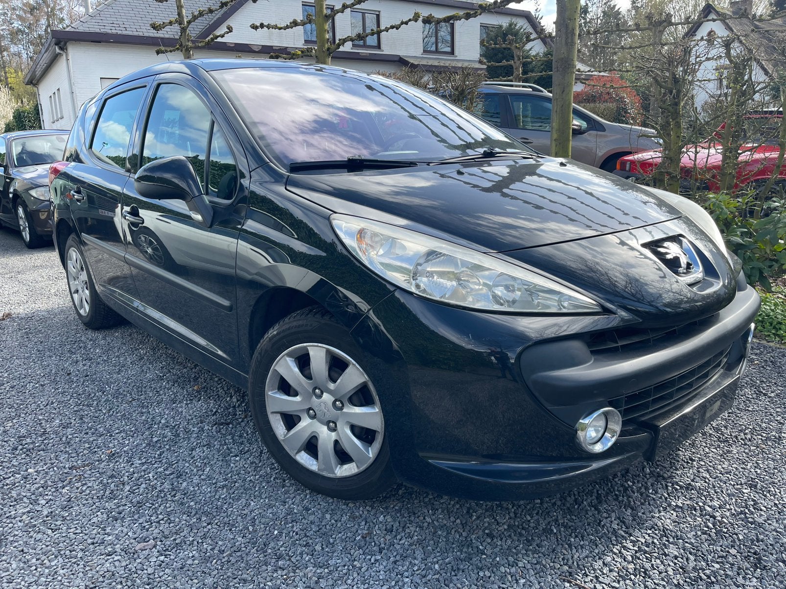 Toit panoramique 207 SW 1.4i avec climatisation ! ! ! ! !, Autos, Achat, Entreprise, Boîte manuelle, Noir