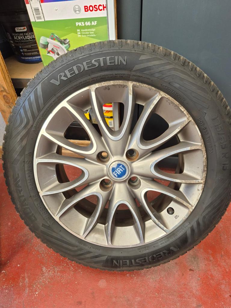 Grande punto / evo velgen met 4 nieuwe all season banden, Auto-onderdelen, Banden en Velgen, Ophalen, 15 inch, All Season, Band(en)