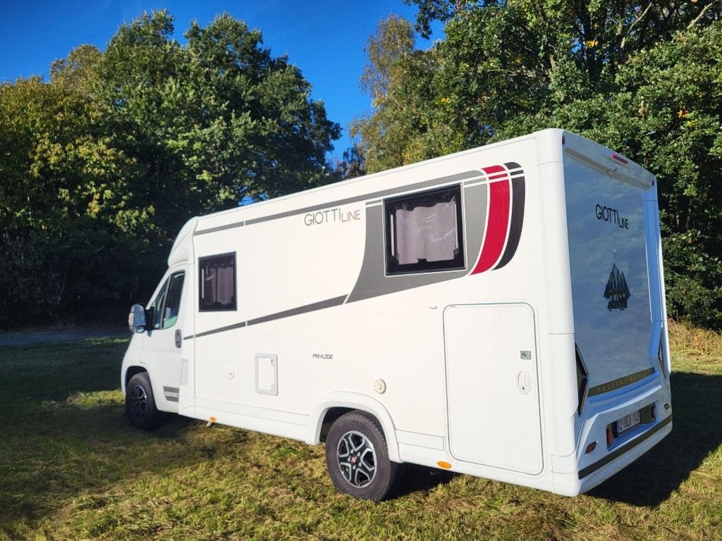 Compacte campers - Automatische versnellingsbak, Automaat, Fiat, Verwarmde buitenspiegels, 6 tot 7 meter