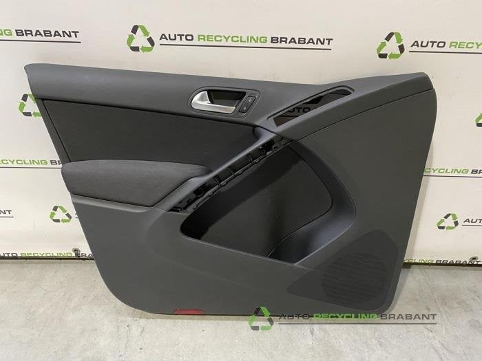 Portierbekleding 4Deurs links-voor van een Volkswagen Tiguan, Auto-onderdelen, Gebruikt, -, -, Ophalen of Verzenden