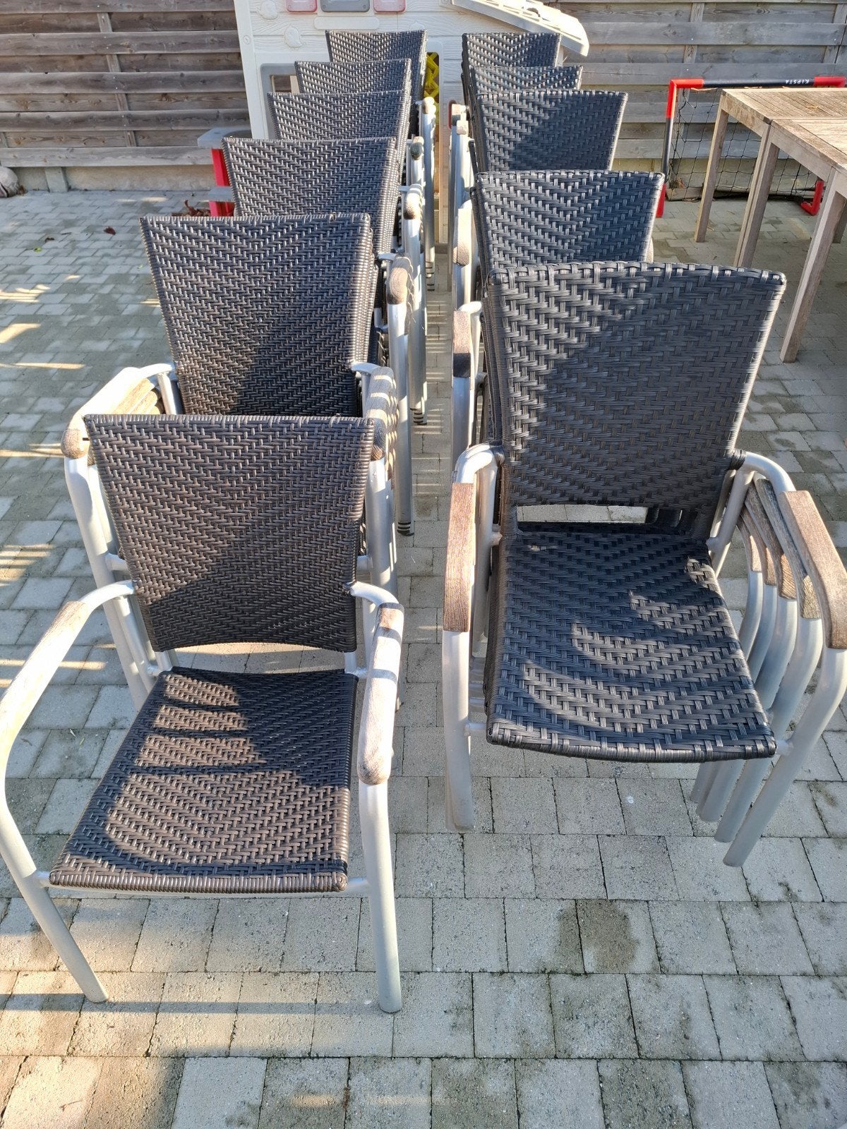 Terrasstoelen wicker met houten leuning.50 stuks. prijs/stuk, Tuin en Terras, Ophalen, Gebruikt, Wicker, Stapelbaar