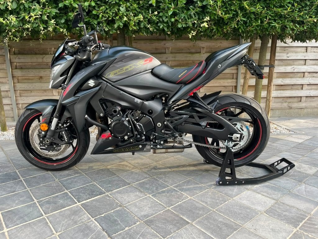 Suzuki GSX-S1000**Black Edition**7500km!!**7/2020*Akrapovic*, Motorrijbewijs A, Bedrijf, LED Verlichting, Meer dan 35 kW