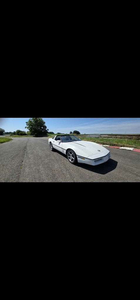 Chevrilet Corvette c4 1986, Auto's, Chevrolet, Automaat, Achterwielaandrijving, 8 cilinders, Wit