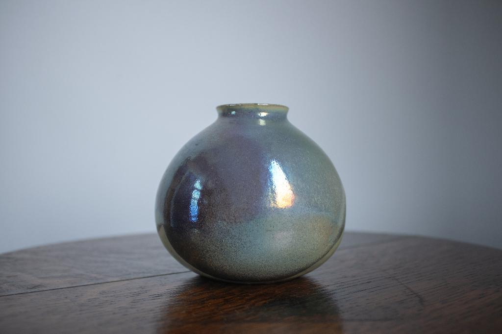 Small Round Multicoloured Mobach Vase, Rond Kleurijk Vaasje, Antiek en Kunst, Ophalen of Verzenden