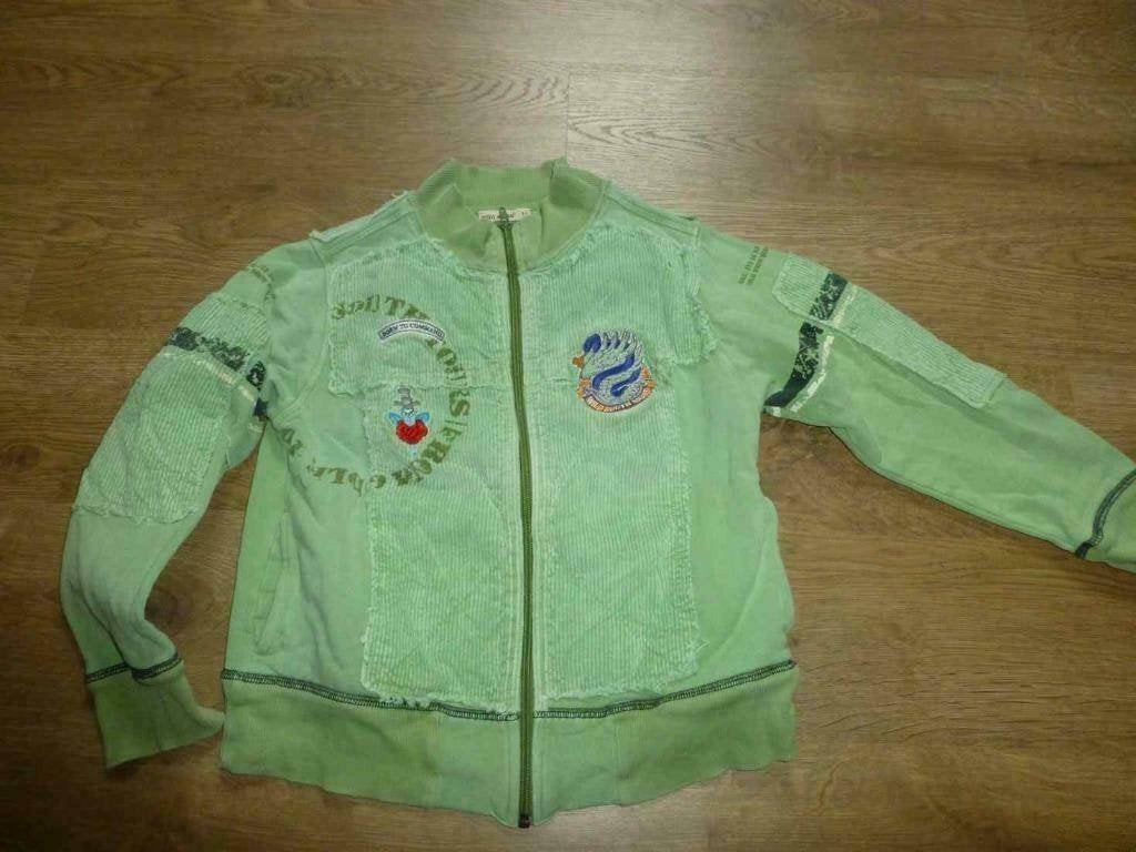 groene velours vest / trui maat 134 - 140, Enfants & Bébés, Enlèvement ou Envoi, Utilisé, Garçon, Pull ou Veste
