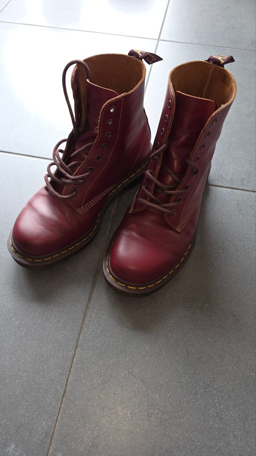 Dr Martens boot 1460  Cherry red rouge ,maat 43, Kleding | Heren, Ophalen, Overige kleuren, Boots, Zo goed als nieuw