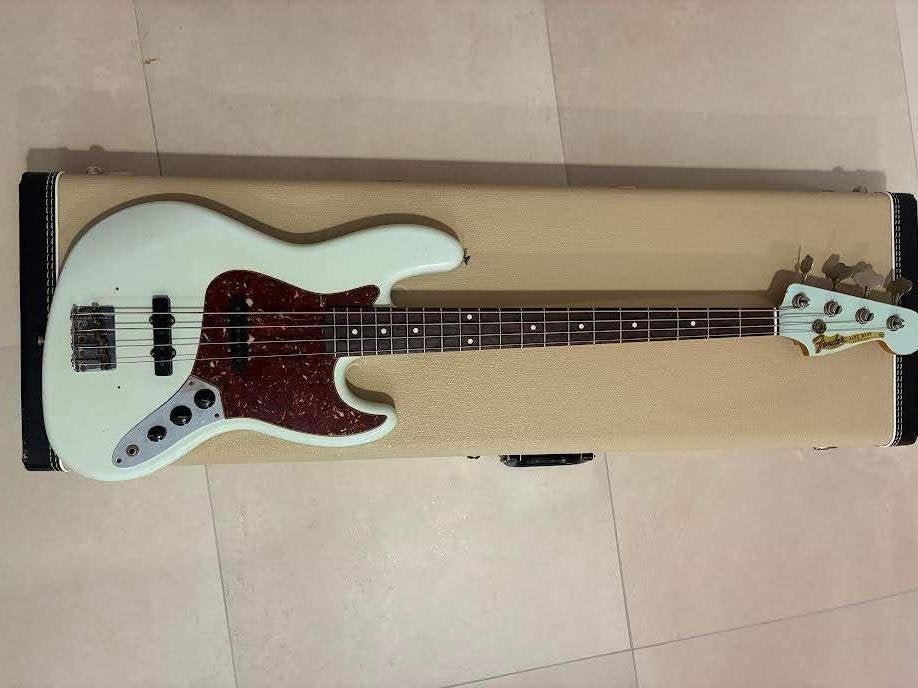 Fender Jazz bass 1964 custom shop relic Ltd NAMM 2011, Musique & Instruments, Instruments à corde | Guitares | Basses, Enlèvement