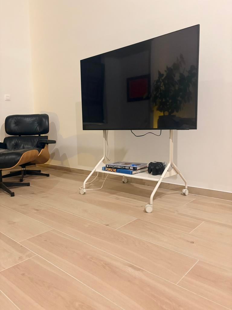 Pedestal Moon tall tv stand, Enlèvement, Neuf