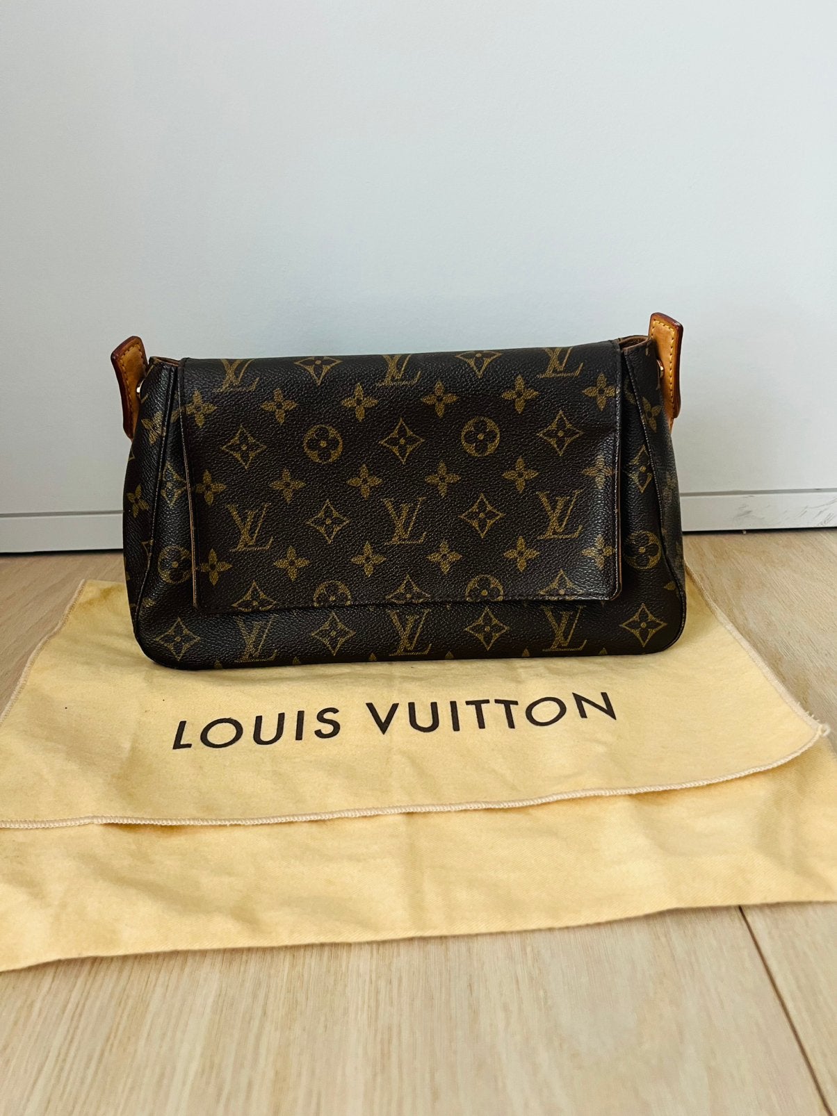Louis Vuitton Mini Looping PM, Ophalen of Verzenden, Zo goed als nieuw