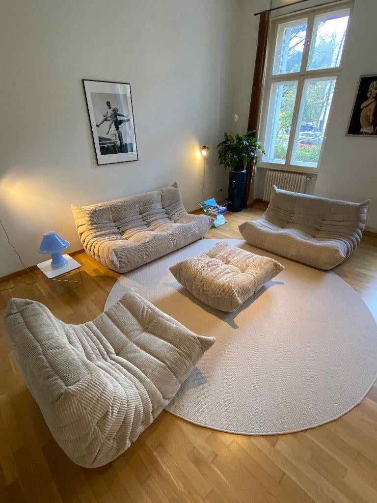 Ligne Roset - Togo Sofa Zetelset - Ribstof Corduroy Beige, Verzenden, Zo goed als nieuw, Stof, Knoll vitra artifort sede b&b italia cassina mid century modern