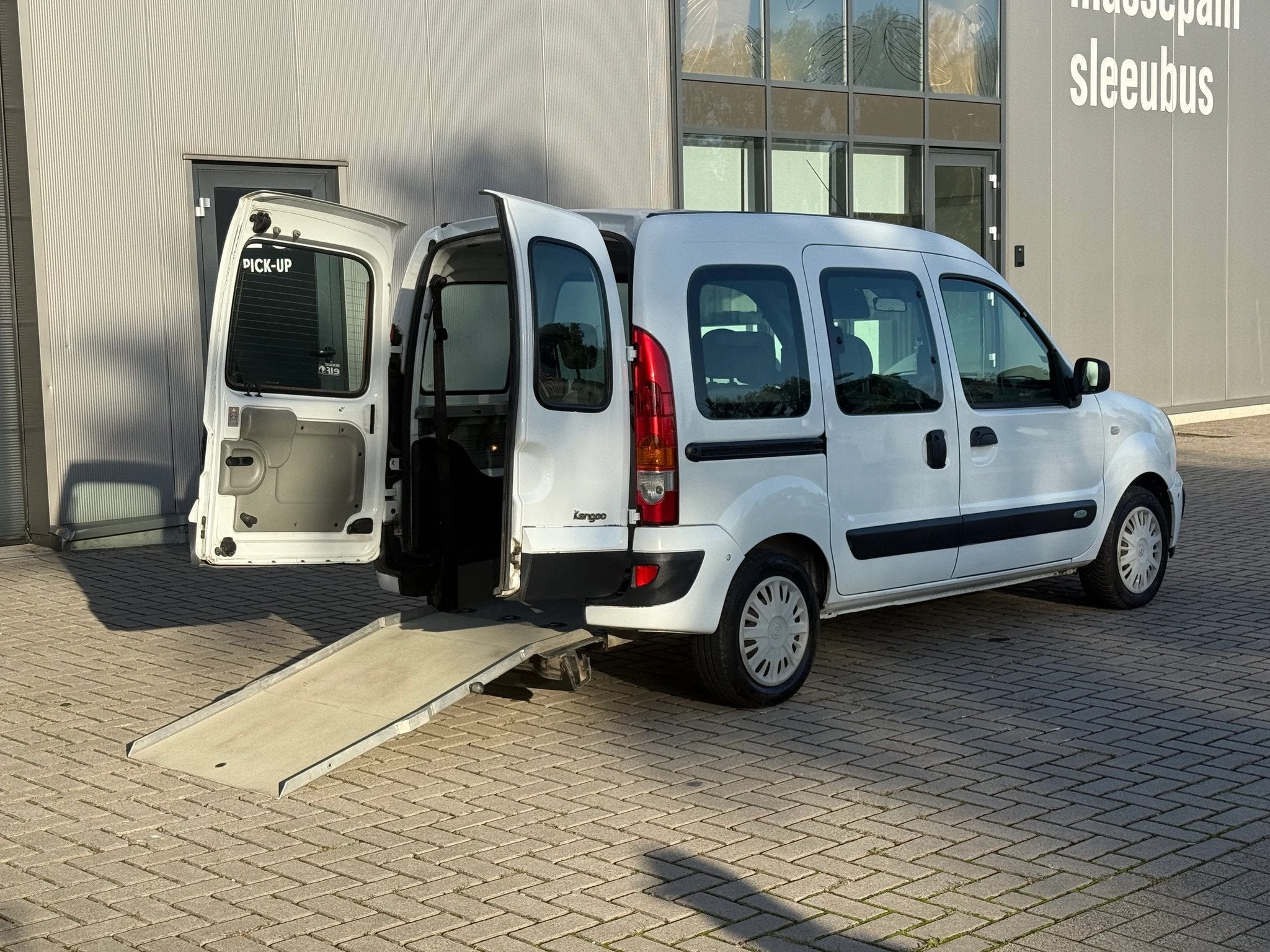 Renault Kangoo 1.5 Diesel /TPMR/ VOITURE FAUTEUIL ROULANT/AI, 1190 kg, Achat, 50 kW, Entreprise