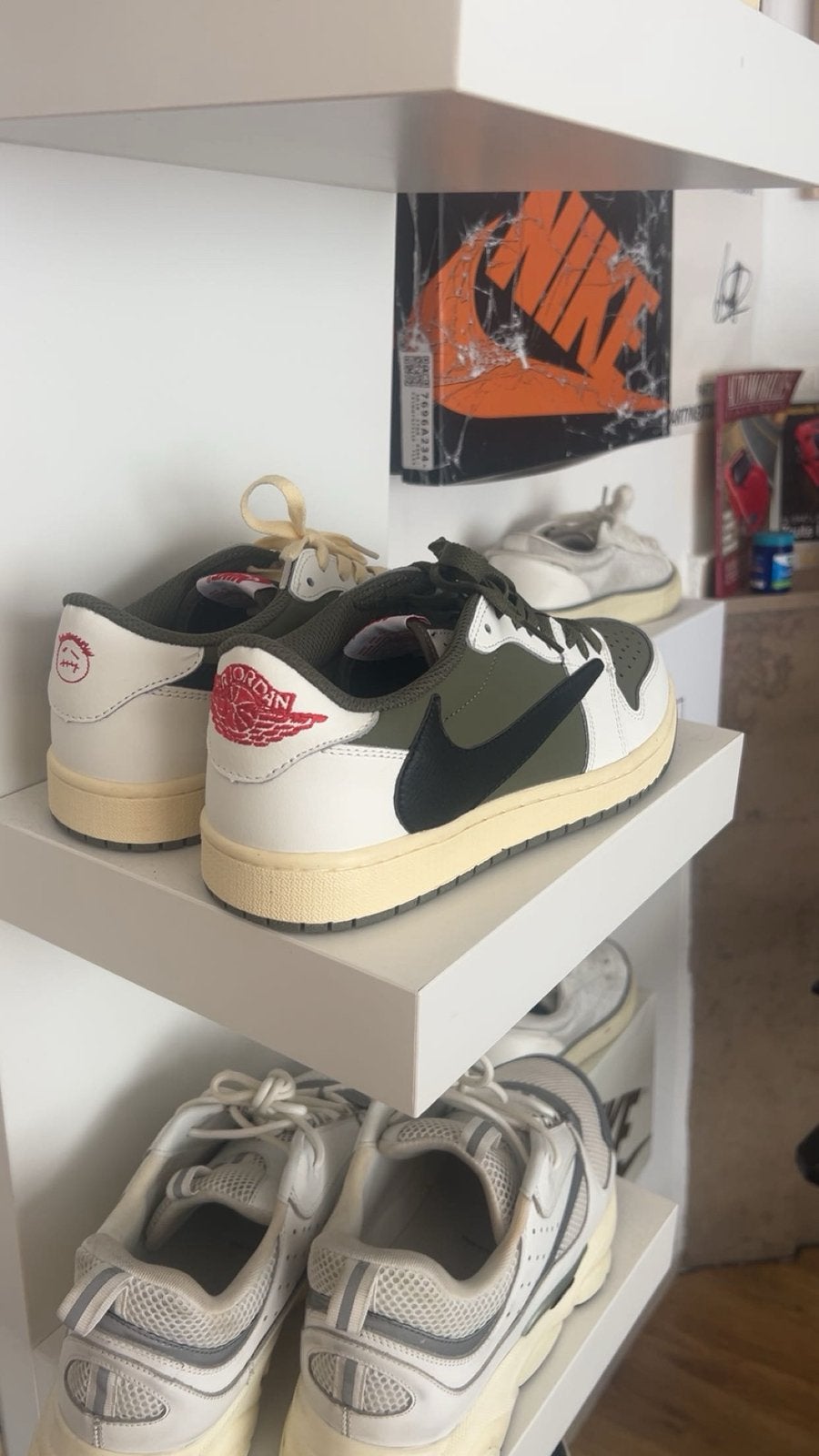 Travis scott medium olive, Sports & Fitness, Enlèvement, Neuf, Chaussures