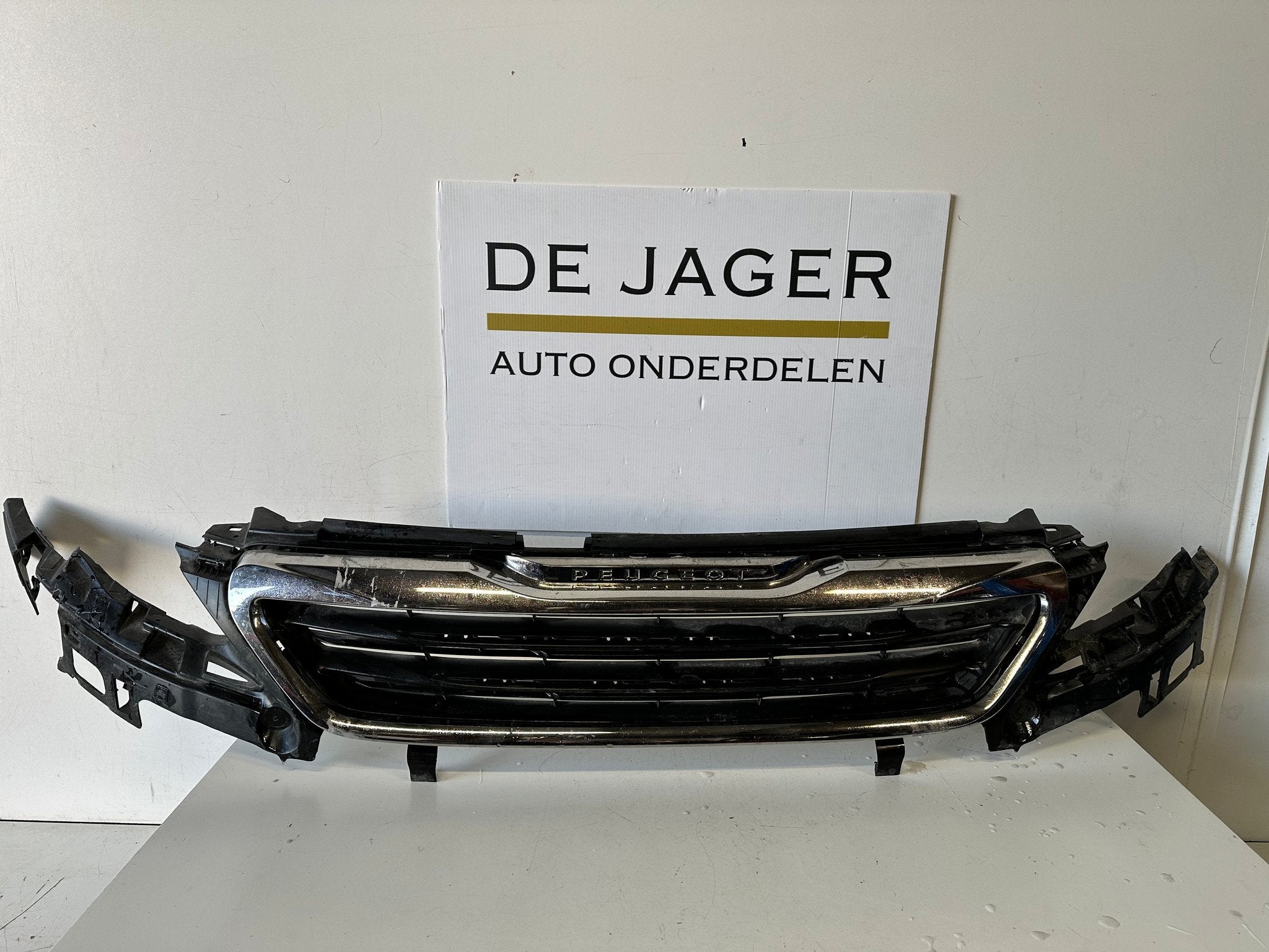 PEUGEOT 108 GRILLE GRILL GRILLEHOUDER ORIGINEEL 53114-0H020, Taurusavenue 1
2132 LS  Hoofddorp, NL, Gebruikt, Contact.group@renault.com